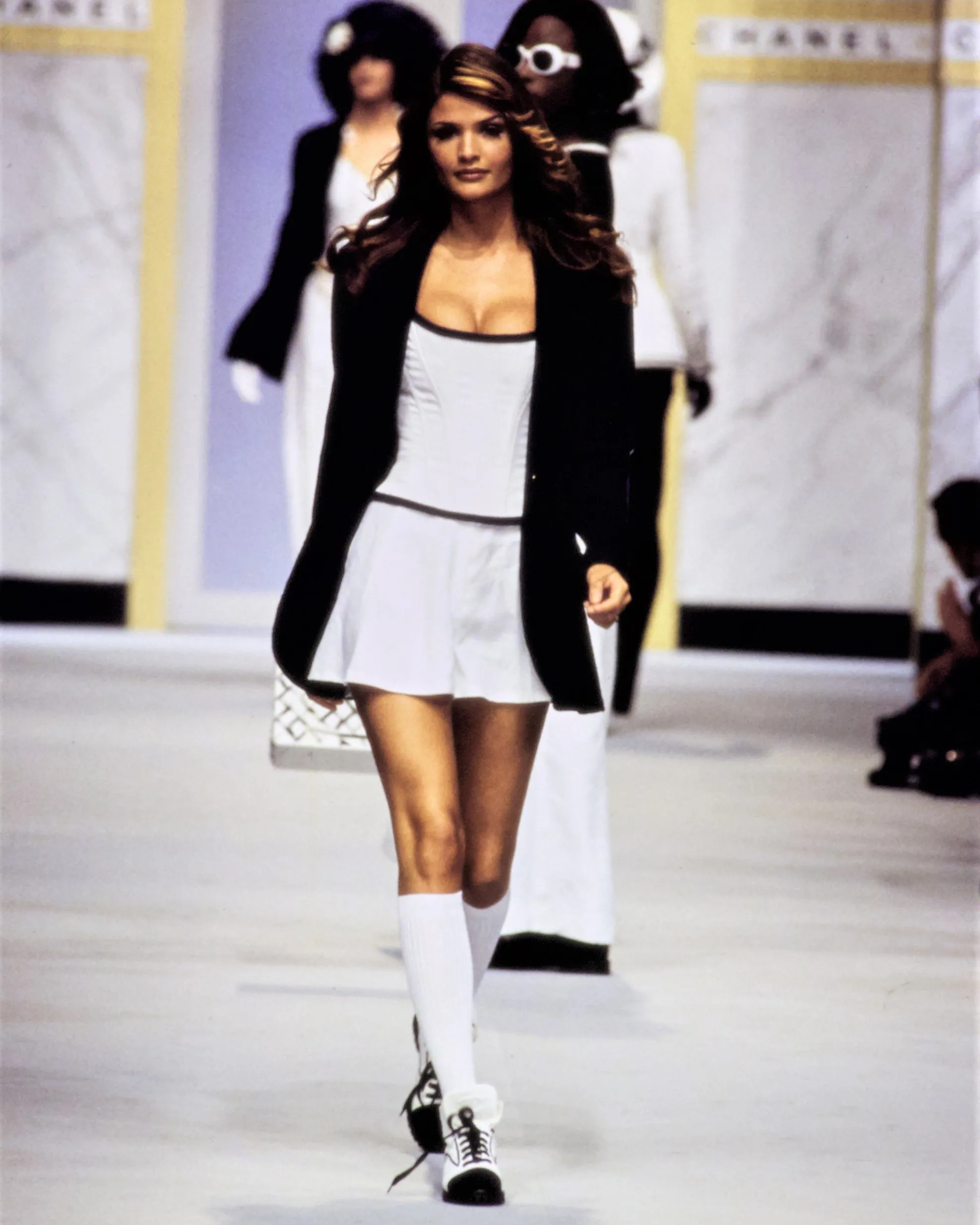 S/S 1993 Ivory Sleeveless Corset with Black Trim