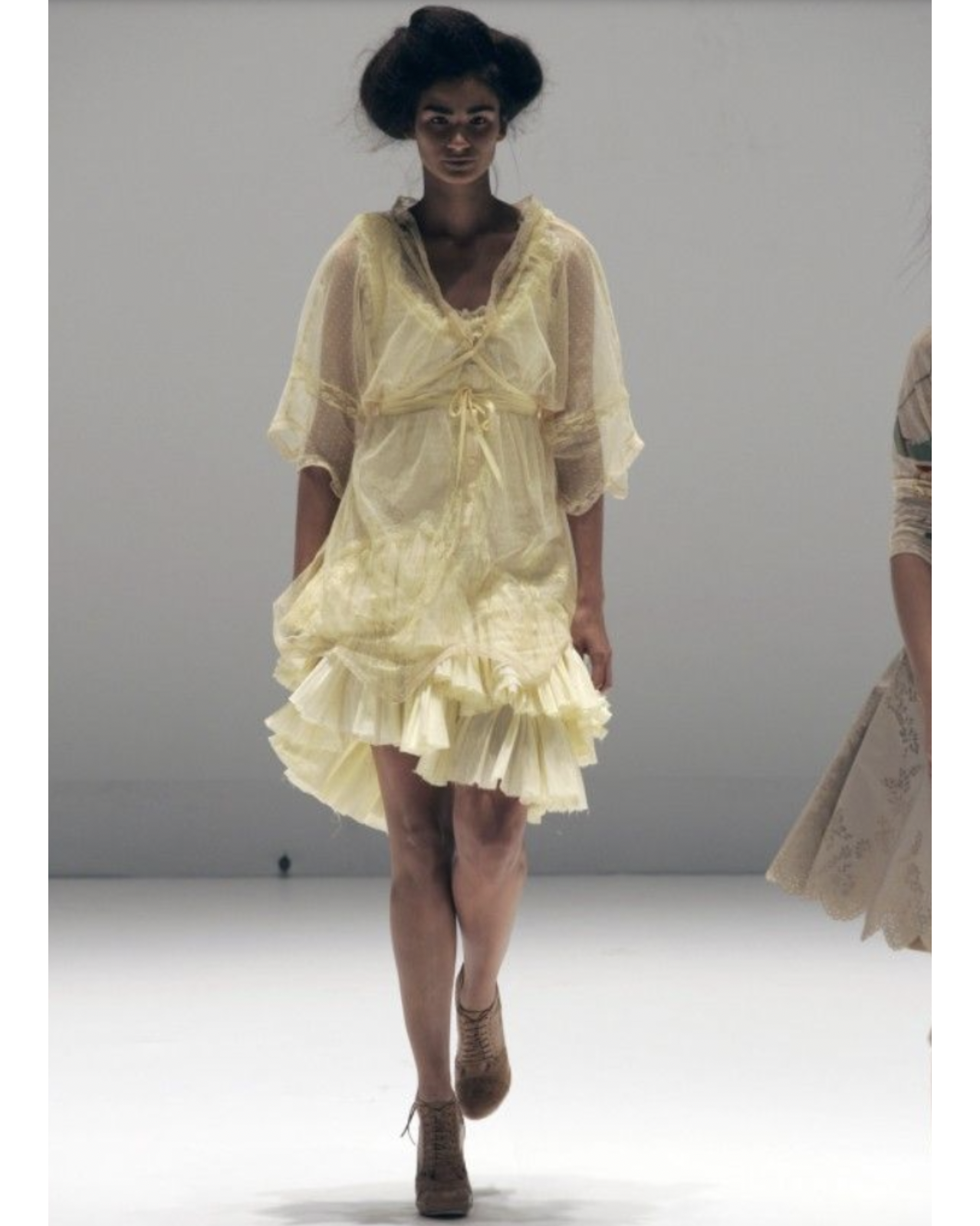 S/S 2005 Pale Yellow Pleated and Lace Cotton Dress